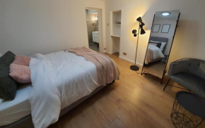 Double Room in Central London, London